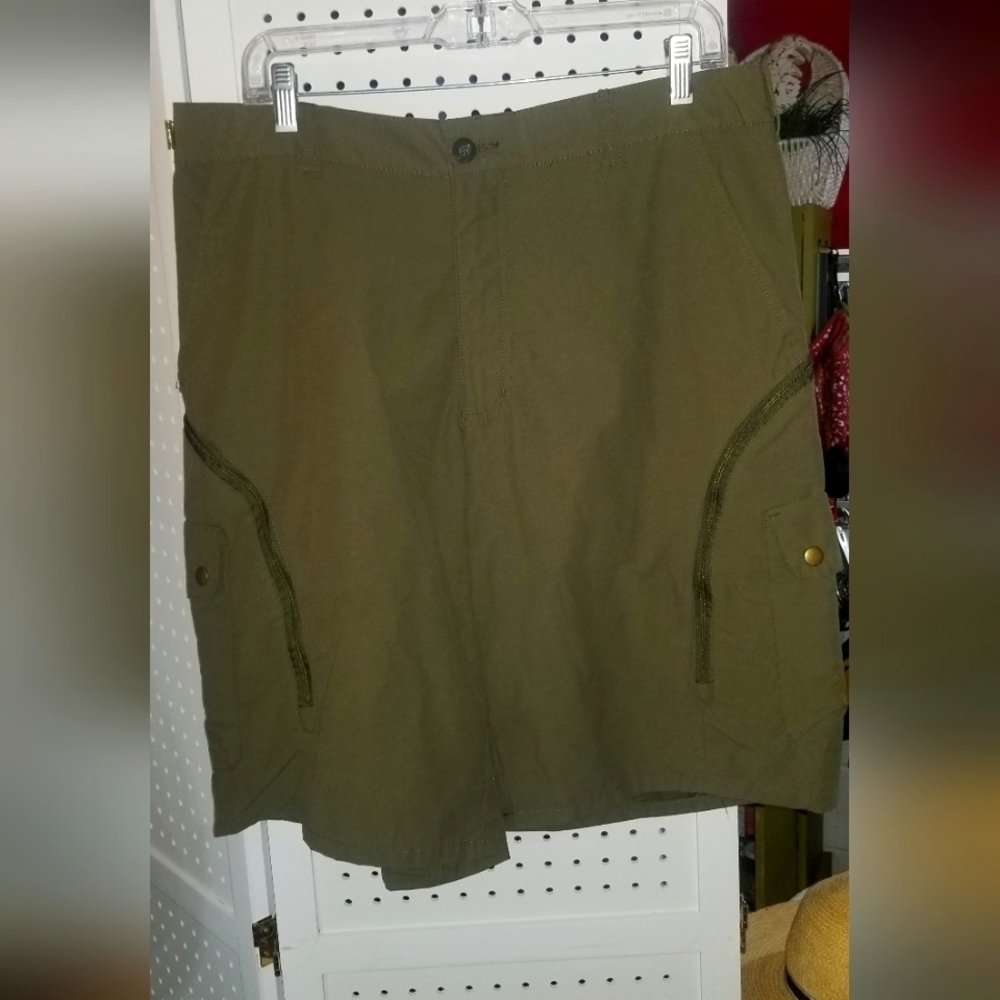 Wind River  khaki shorts